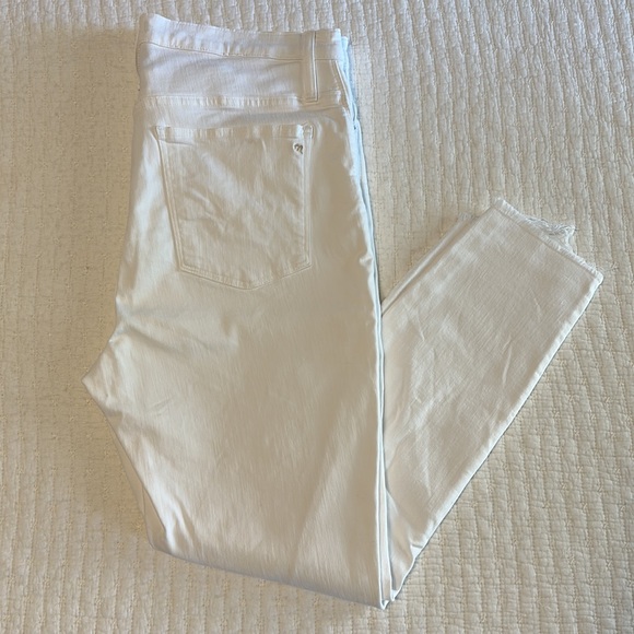 Madewell Women’s 9” High-Rise Distressed Skinny Crop Jeans with Raw Hem - Picture 4 of 11